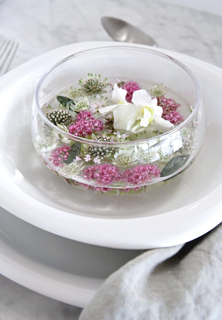 Floating flowers_table setting