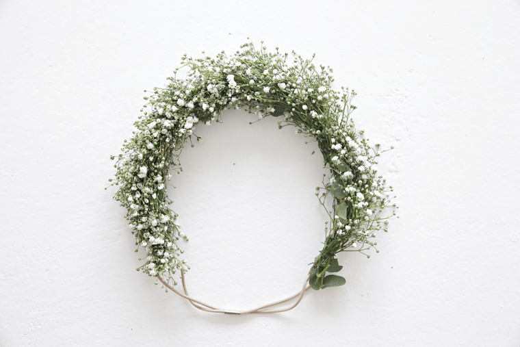 White flower wreath_hair
