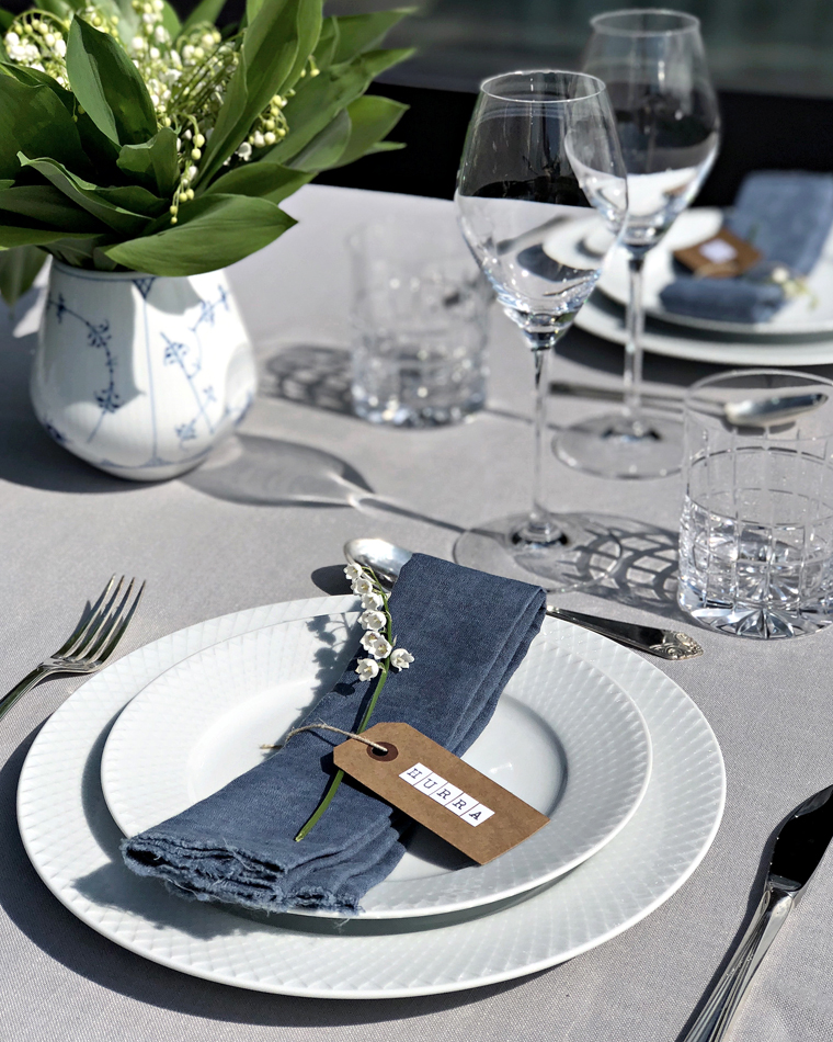 Table setting with summer feeling